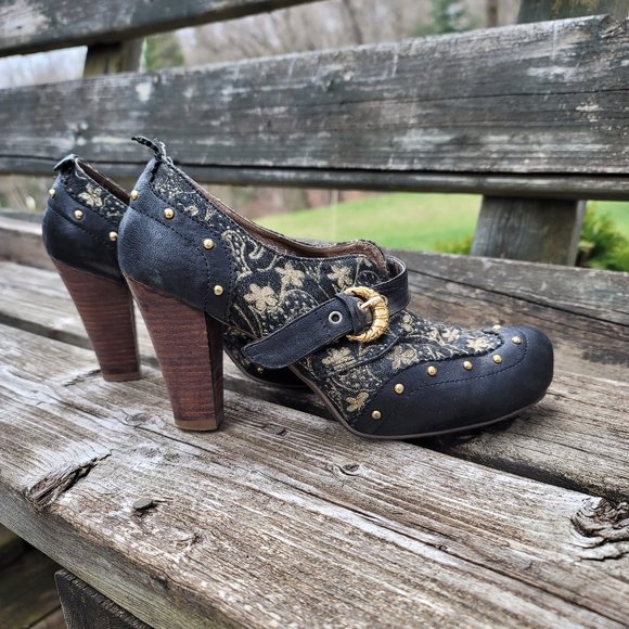 Vintage acha Shoes - Picture 1 of 5